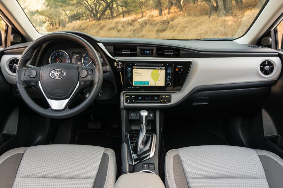Торпедо Toyota Corolla LE Eco 2016 года  (NA) (фото 10 из 10)